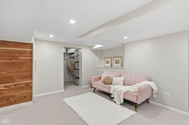 6976 Washington Boulevard, Indianapolis, IN 46220