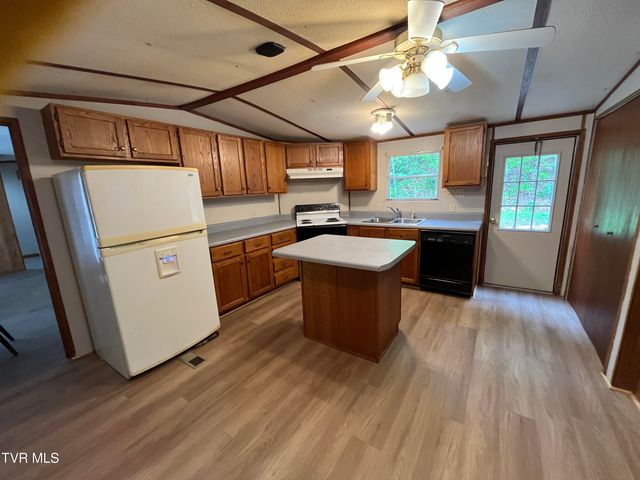 191 Bear Hollow Road, Elizabethton, TN 37643