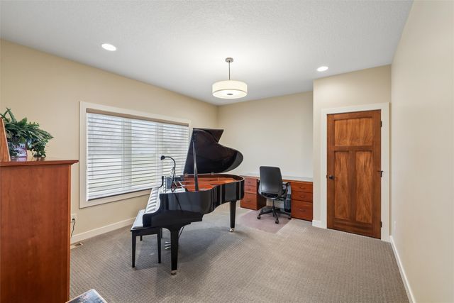 7821 NW 104th Court, Johnston, IA 50131