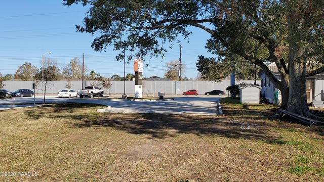 2938 Ambassador Caffery Parkway, Lafayette, LA 70506