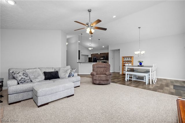 3822 Parkside Circle E, Lorain, OH 44053