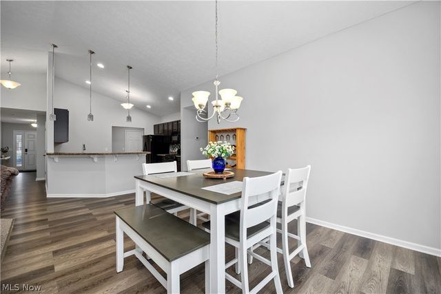 3822 Parkside Circle E, Lorain, OH 44053