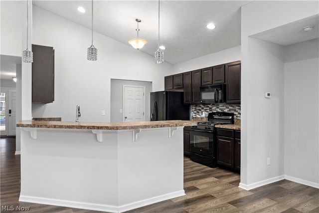 3822 Parkside Circle E, Lorain, OH 44053