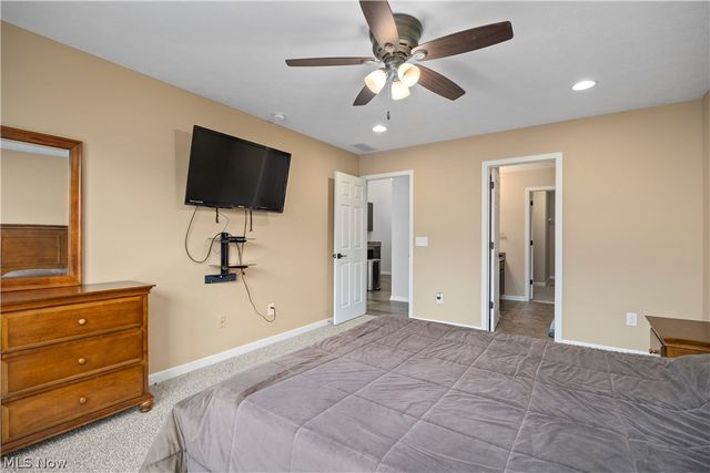 3822 Parkside Circle E, Lorain, OH 44053