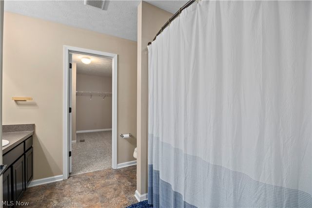 3822 Parkside Circle E, Lorain, OH 44053