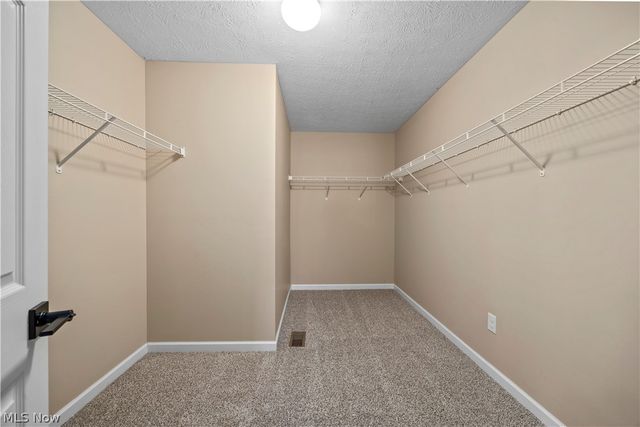 3822 Parkside Circle E, Lorain, OH 44053