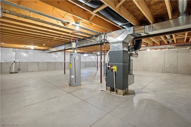 3822 Parkside Circle E, Lorain, OH 44053