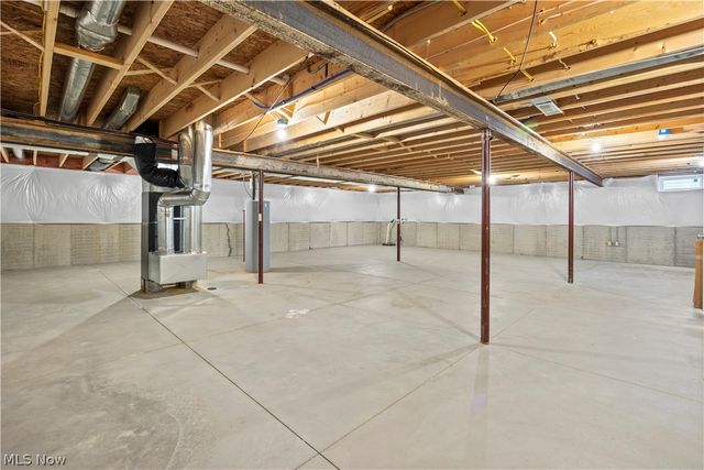 3822 Parkside Circle E, Lorain, OH 44053