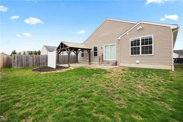 3822 Parkside Circle E, Lorain, OH 44053