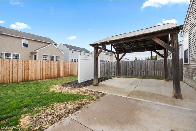 3822 Parkside Circle E, Lorain, OH 44053