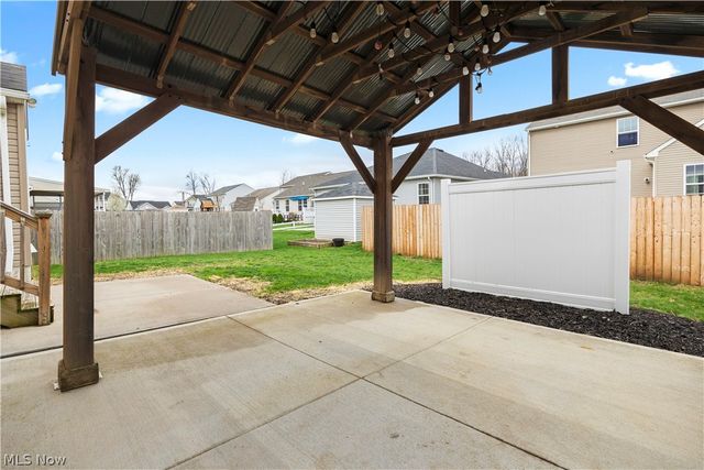 3822 Parkside Circle E, Lorain, OH 44053