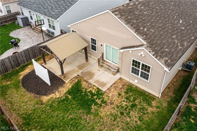 3822 Parkside Circle E, Lorain, OH 44053