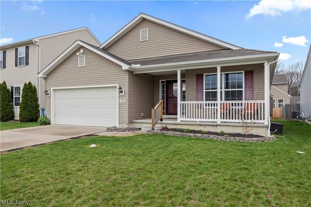 3822 Parkside Circle E, Lorain, OH 44053