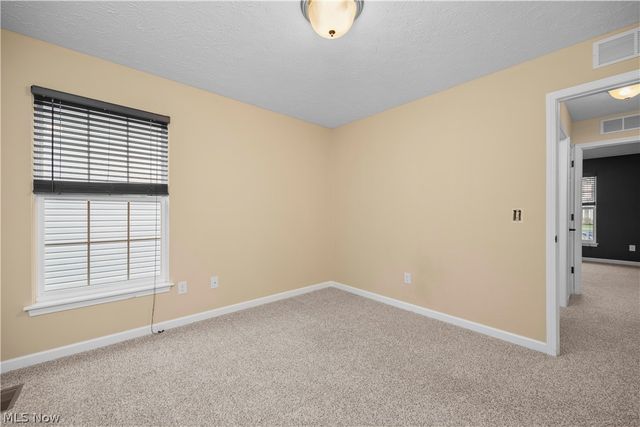 3822 Parkside Circle E, Lorain, OH 44053