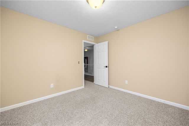 3822 Parkside Circle E, Lorain, OH 44053