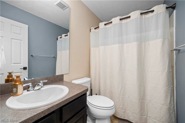 3822 Parkside Circle E, Lorain, OH 44053