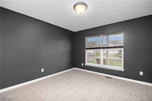 3822 Parkside Circle E, Lorain, OH 44053