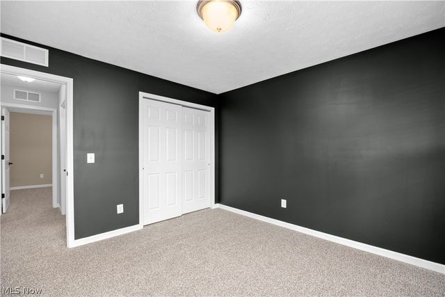 3822 Parkside Circle E, Lorain, OH 44053