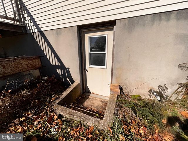 306 YEAGLEY RD, Myerstown, PA 17067