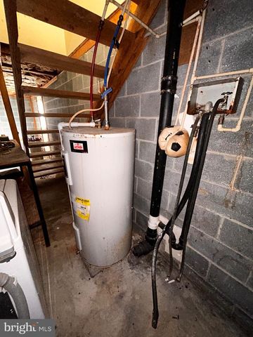 306 YEAGLEY RD, Myerstown, PA 17067