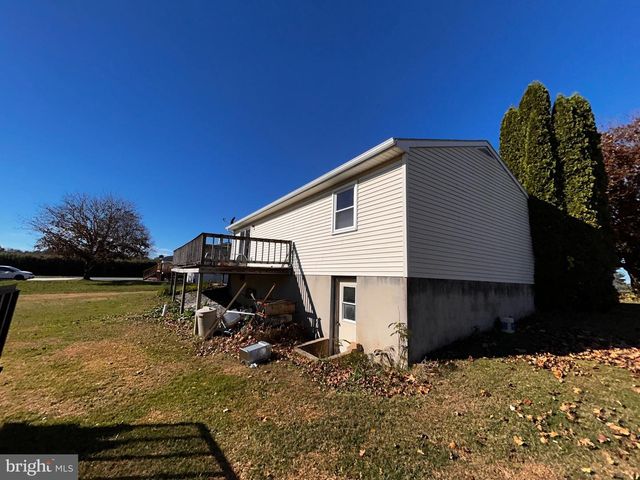 306 YEAGLEY RD, Myerstown, PA 17067