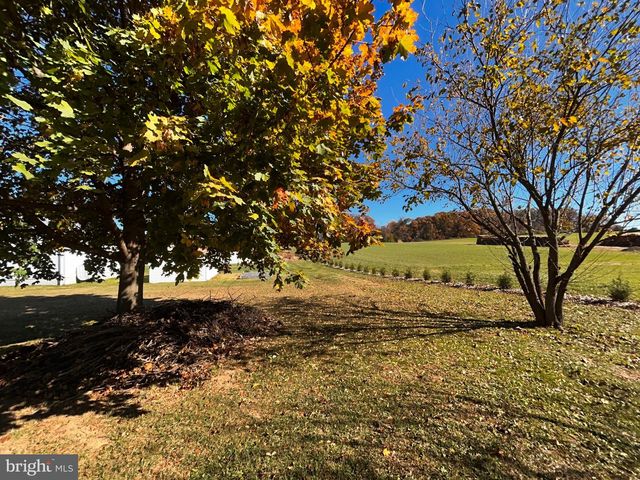 306 YEAGLEY RD, Myerstown, PA 17067