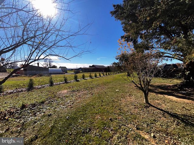 306 YEAGLEY RD, Myerstown, PA 17067