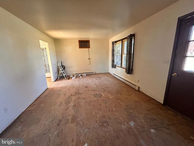 306 YEAGLEY RD, Myerstown, PA 17067