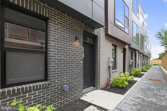 2447 SHANNON PL SE, Washington, DC 20020