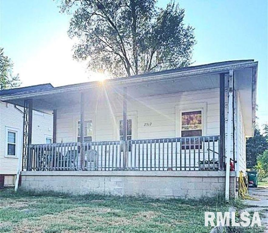 2517 S 10TH Street, Springfield, IL 62703