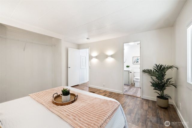 1527 Roy Road, Freeland, WA 98249