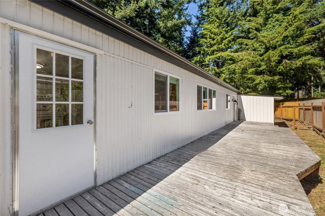 1527 Roy Road, Freeland, WA 98249