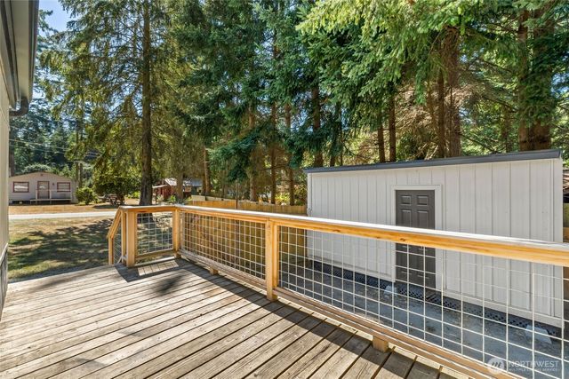 1527 Roy Road, Freeland, WA 98249