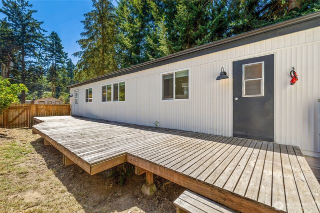 1527 Roy Road, Freeland, WA 98249