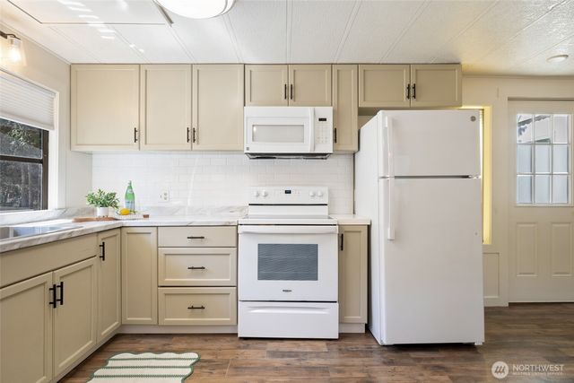 1527 Roy Road, Freeland, WA 98249