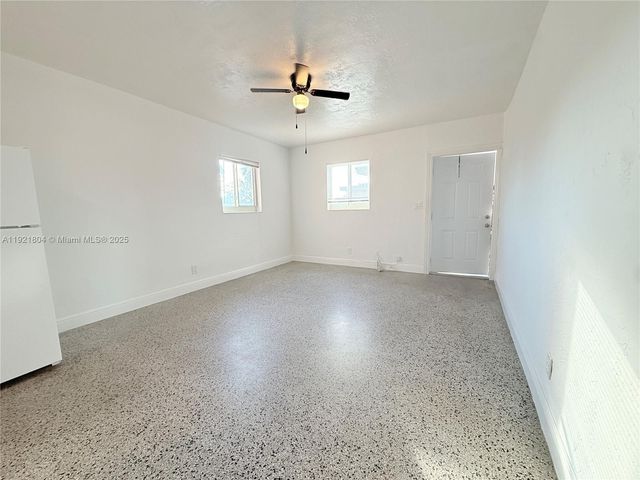 322 NE 6th St 3, Hallandale Beach, FL 33009