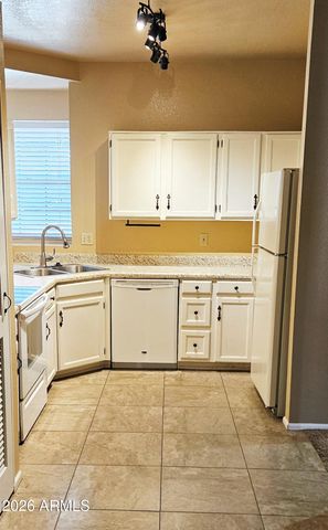 815 E LEXINGTON Avenue, Gilbert, AZ 85234