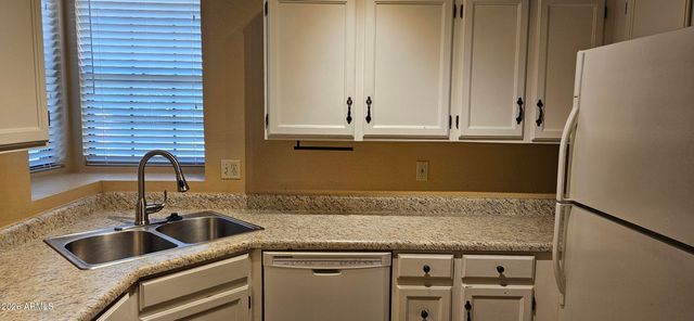 815 E LEXINGTON Avenue, Gilbert, AZ 85234