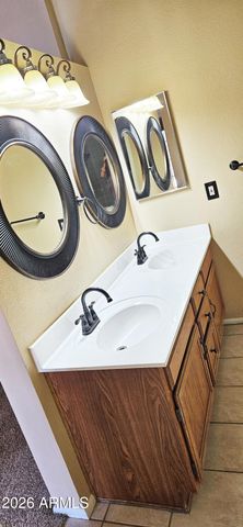 815 E LEXINGTON Avenue, Gilbert, AZ 85234
