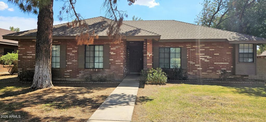 815 E LEXINGTON Avenue, Gilbert, AZ 85234 — photo 2