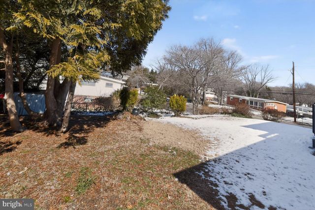 12 DOROTHY LN, Rockville, MD 20851