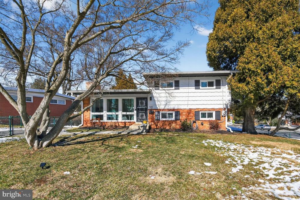 12 DOROTHY LN, Rockville, MD 20851