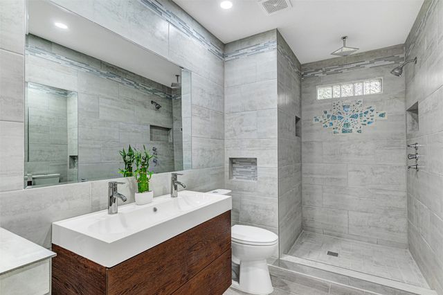 2735 Grafton Avenue, Dallas, TX 75211