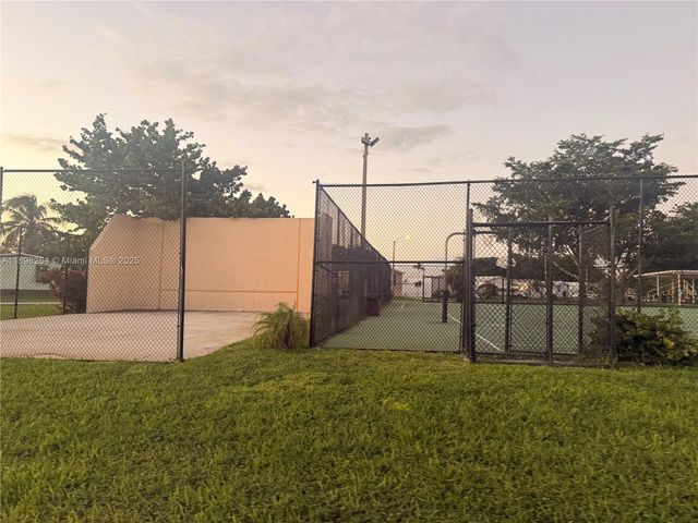 21640 NW 3rd Pl, Pembroke Pines, FL 33029
