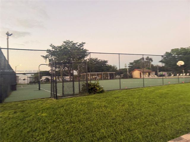 21640 NW 3rd Pl, Pembroke Pines, FL 33029
