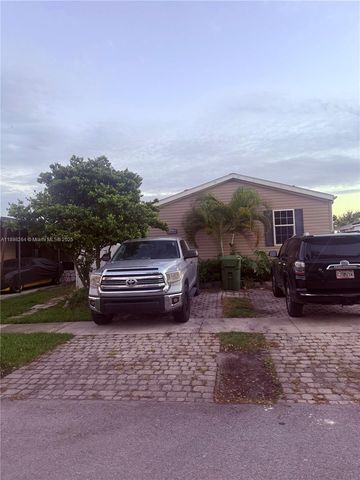 21640 NW 3rd Pl, Pembroke Pines, FL 33029