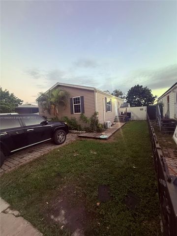21640 NW 3rd Pl, Pembroke Pines, FL 33029