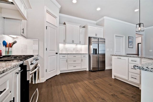 624 N Sabine Pass Road, Fayetteville, AR 72704