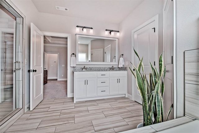 624 N Sabine Pass Road, Fayetteville, AR 72704