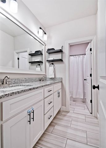 624 N Sabine Pass Road, Fayetteville, AR 72704